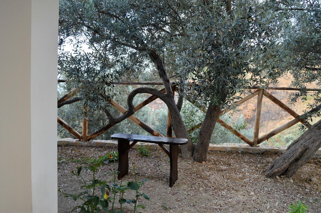 Вілла Agriturismo Pattina Pettineo Екстер'єр фото