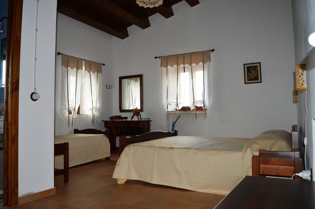 Вілла Agriturismo Pattina Pettineo Екстер'єр фото