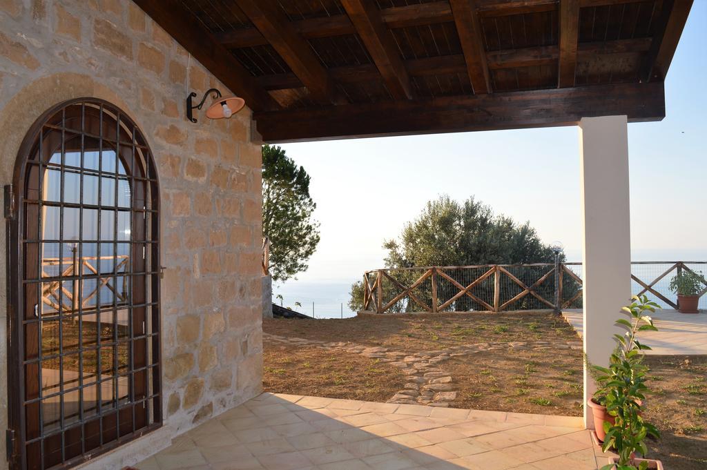 Вілла Agriturismo Pattina Pettineo Екстер'єр фото