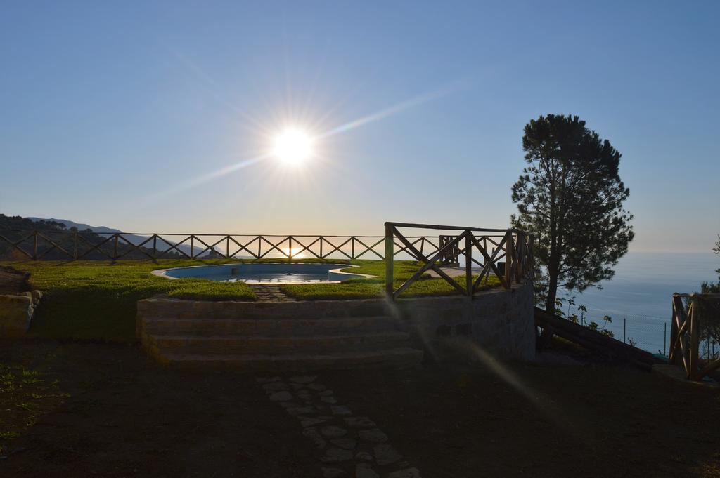 Вілла Agriturismo Pattina Pettineo Екстер'єр фото